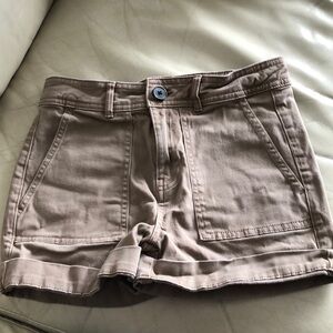 Fitted cargo shorts